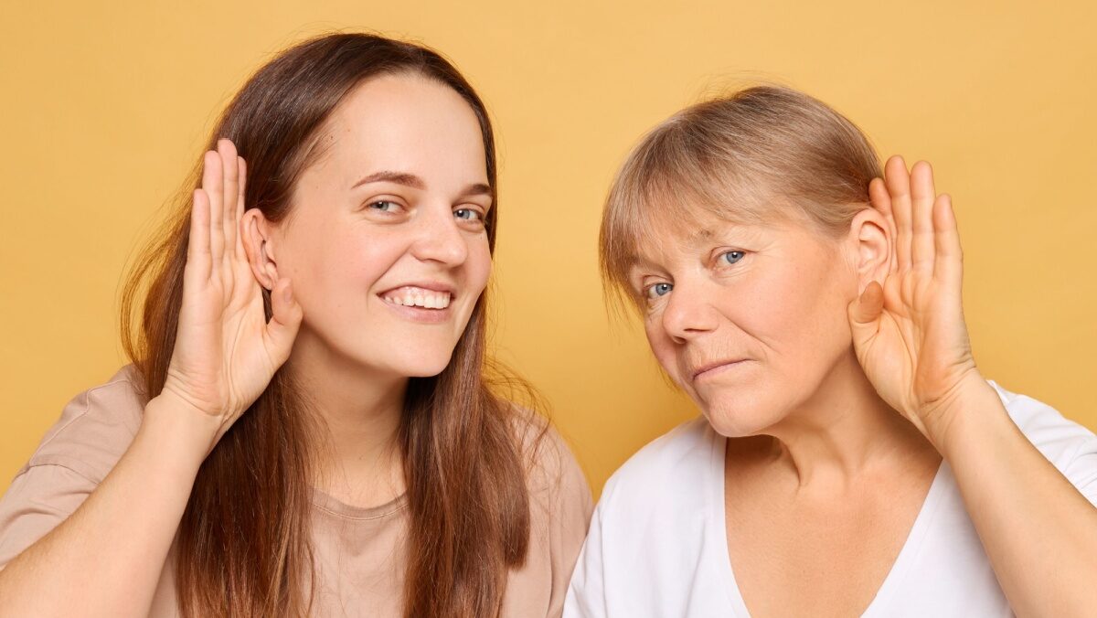 invisible in-ear bluetooth hearing aid device